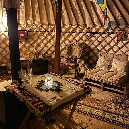 Yurt In Met Zwembad *