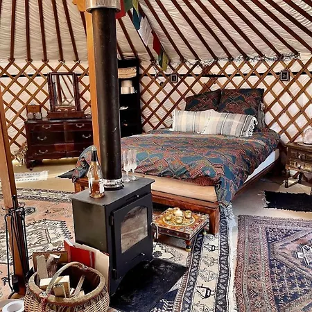 Luxury tent Yurt In Met Zwembad *